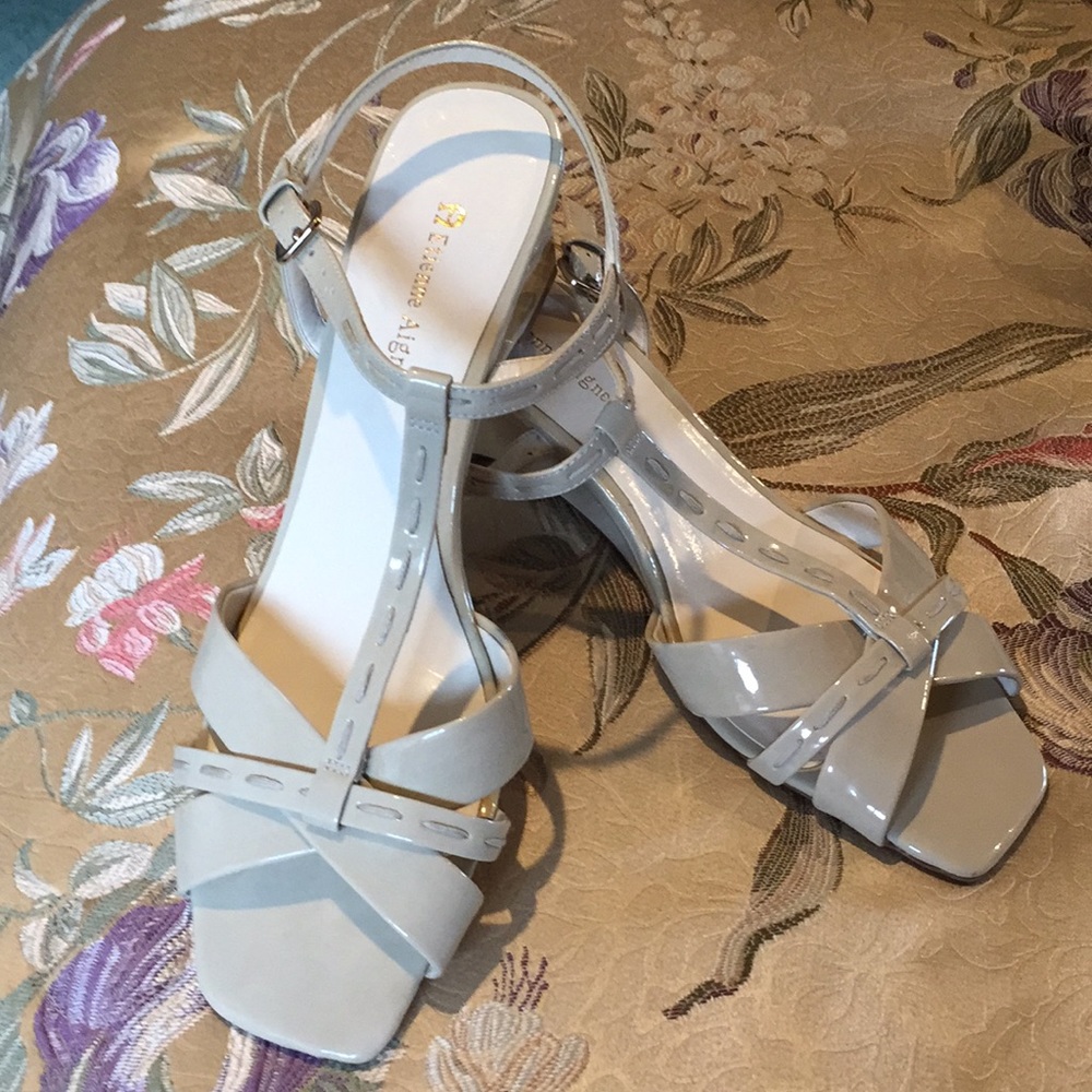 ETIENNE AIGNER LIGHT TAUPE FAUX PANTENT SANDALS